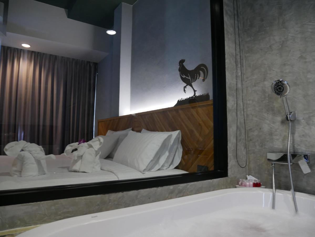 Ou Hotel Phitsanulok Buitenkant foto