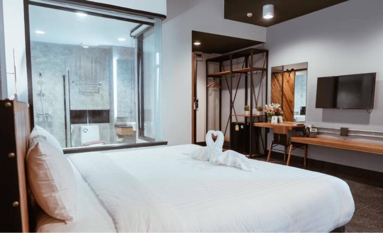 Ou Hotel Phitsanulok Buitenkant foto