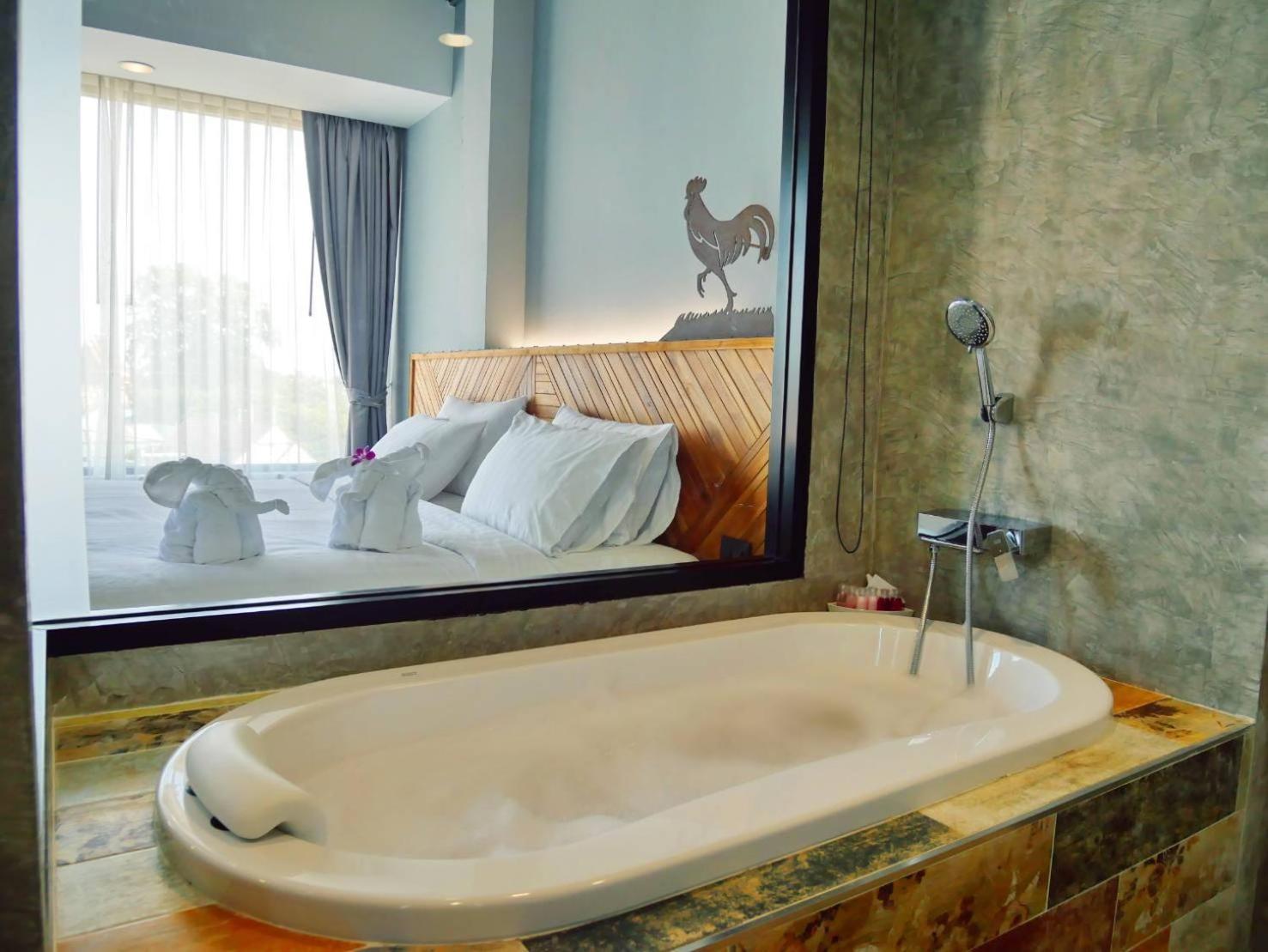Ou Hotel Phitsanulok Buitenkant foto